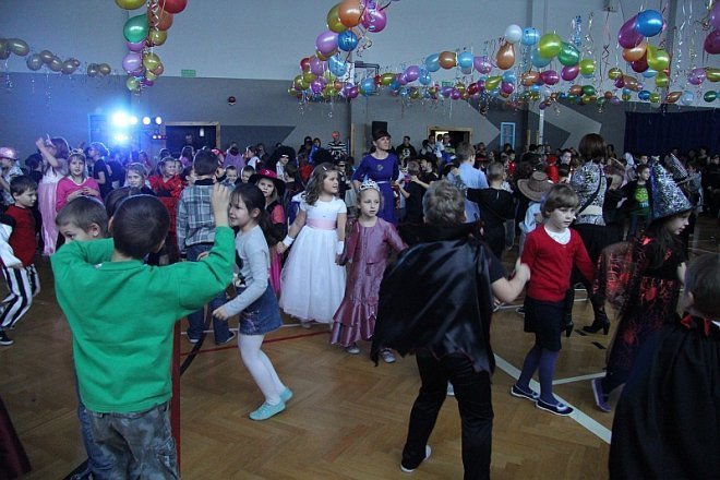 Bal Karnawałowy uczniów ostrołęckiej „dziesiątki” [18 I 2013] - zdjęcie #24 - eOstroleka.pl