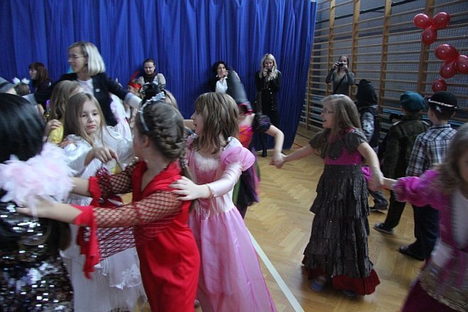 Bal Karnawałowy uczniów ostrołęckiej „dziesiątki” [18 I 2013] - zdjęcie #15 - eOstroleka.pl