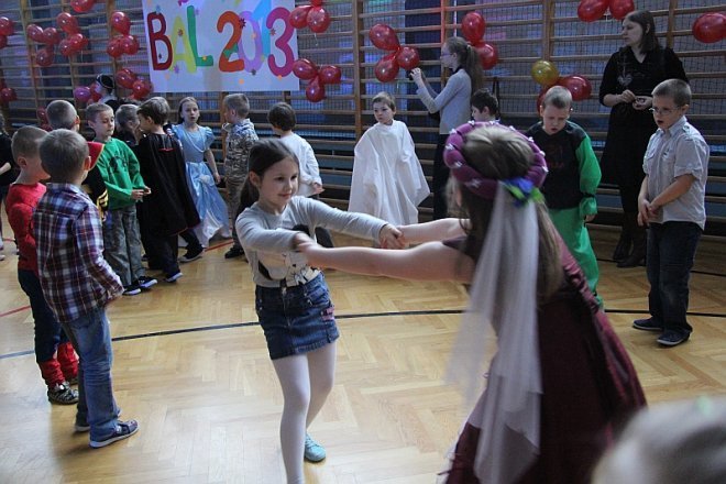 Bal Karnawałowy uczniów ostrołęckiej „dziesiątki” [18 I 2013] - zdjęcie #5 - eOstroleka.pl