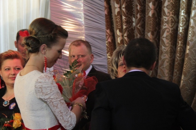 Studniówka 2013: Uczniowie ZSZ 4 odtańczyli poloneza [19 I 2013]  - zdjęcie #118 - eOstroleka.pl