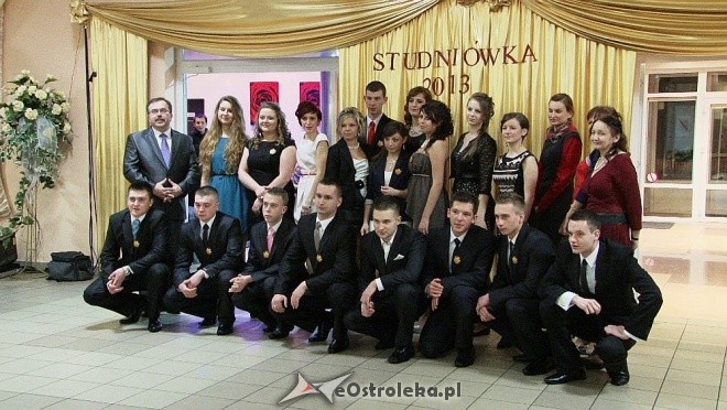 Studniówka 2013: ZSZ nr 2 w Ostrołęce [19.01.2013] - zdjęcie #54 - eOstroleka.pl