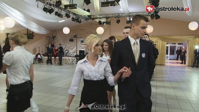 Studniówka 2013: ZSZ nr 2 w Ostrołęce [19.01.2013] - zdjęcie #24 - eOstroleka.pl
