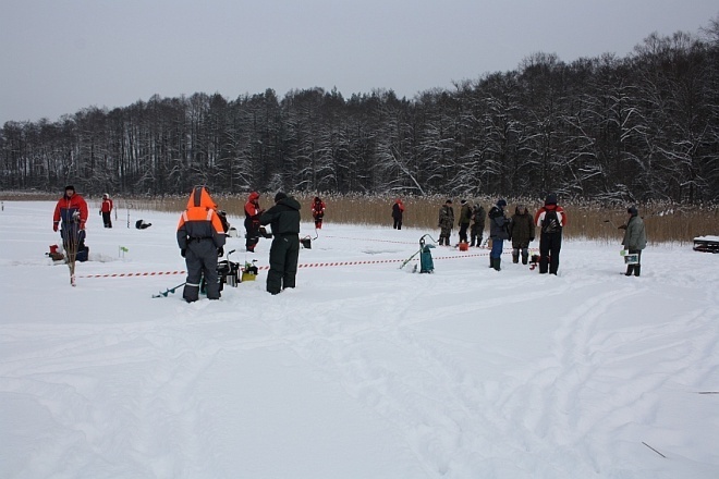 Mistrzostwa w wędkowaniu podlodowym na jeziorze Rekowym [20.01.2013] - zdjęcie #3 - eOstroleka.pl