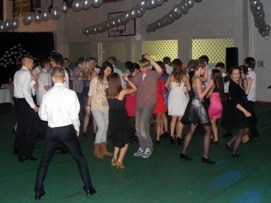 Bal gimnazjalny dla uczniów Gimnazjum nr 2 [19 I 2013] - zdjęcie #64 - eOstroleka.pl