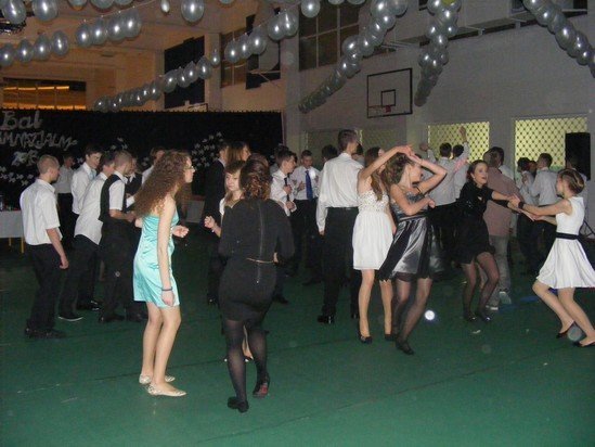 Bal gimnazjalny dla uczniów Gimnazjum nr 2 [19 I 2013] - zdjęcie #51 - eOstroleka.pl
