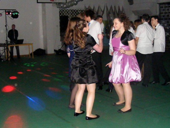 Bal gimnazjalny dla uczniów Gimnazjum nr 2 [19 I 2013] - zdjęcie #50 - eOstroleka.pl