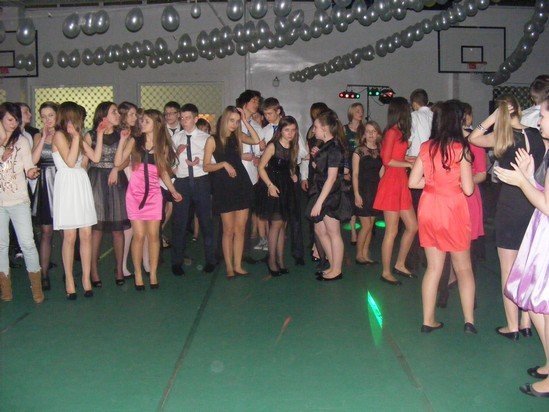 Bal gimnazjalny dla uczniów Gimnazjum nr 2 [19 I 2013] - zdjęcie #14 - eOstroleka.pl