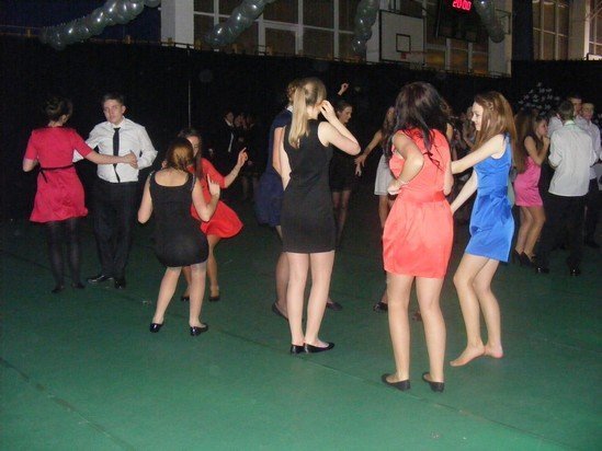 Bal gimnazjalny dla uczniów Gimnazjum nr 2 [19 I 2013] - zdjęcie #6 - eOstroleka.pl