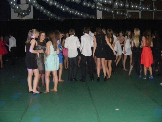 Bal gimnazjalny dla uczniów Gimnazjum nr 2 [19 I 2013] - zdjęcie #1 - eOstroleka.pl
