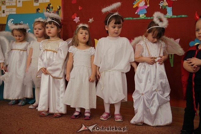 Dzień Babci i Dziadka w Przedszkolu Miejskim nr 8 [22.01.2013] - zdjęcie #8 - eOstroleka.pl
