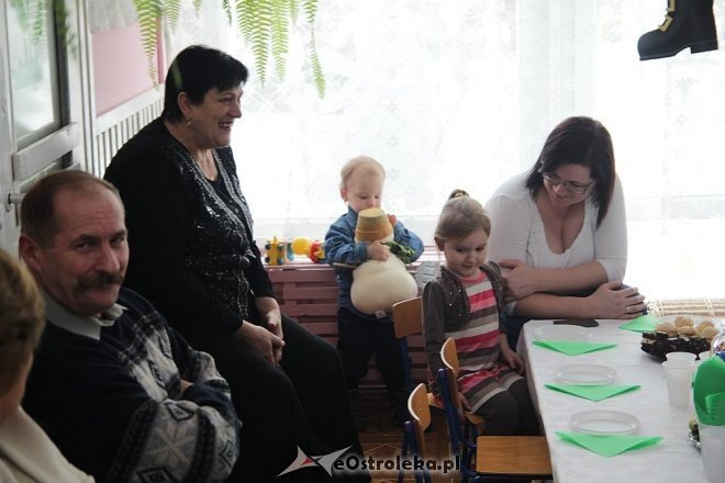 Dzień Babci i Dziadka w Przedszkolu Miejskim nr 16 [22.01.2013] - zdjęcie #53 - eOstroleka.pl