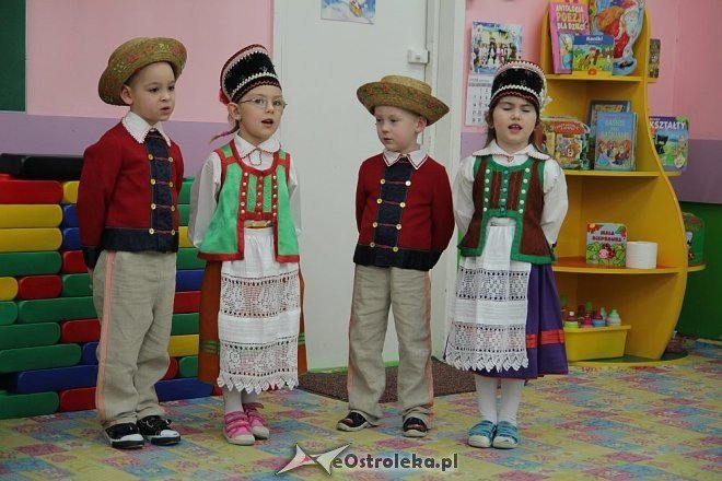 Dzień Babci i Dziadka w Przedszkolu Miejskim nr 16 [22.01.2013] - zdjęcie #13 - eOstroleka.pl