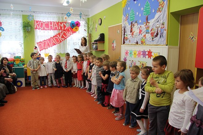 Święto dziadków w Przedszkolu Miejskim nr 1 [23 I 2013] - zdjęcie #4 - eOstroleka.pl
