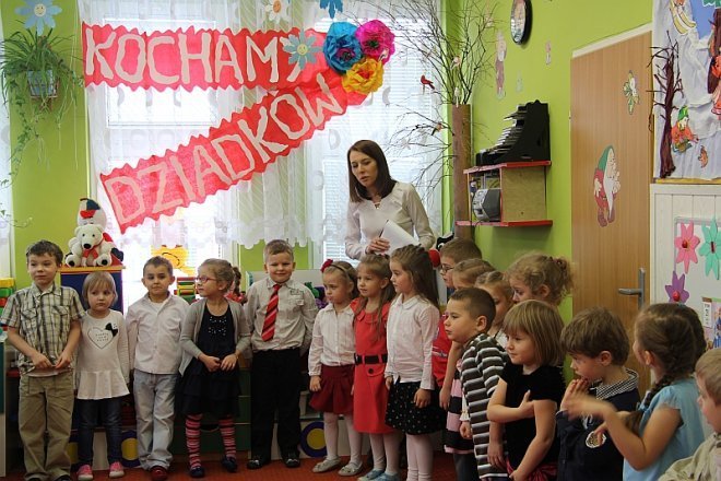 Święto dziadków w Przedszkolu Miejskim nr 1 [23 I 2013] - zdjęcie #1 - eOstroleka.pl
