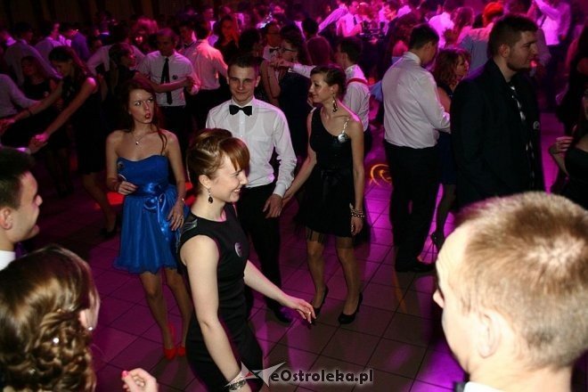 Studniówka w II LO w Ostrołęce [26.01.2013] - zdjęcie #14 - eOstroleka.pl