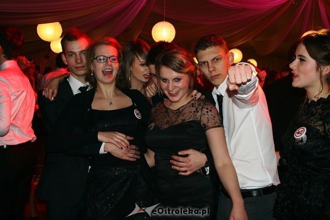 Studniówka w II LO w Ostrołęce [26.01.2013] - zdjęcie #7 - eOstroleka.pl