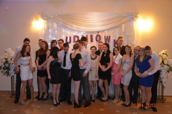 Studniówka w Zespole Szkół Powiatowych w Kadzidle [26.01.2013] - zdjęcie #13 - eOstroleka.pl