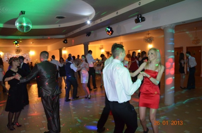 Studniówka w Zespole Szkół Powiatowych w Kadzidle [26.01.2013] - zdjęcie #3 - eOstroleka.pl