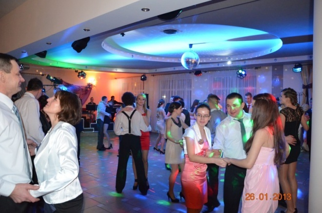 Studniówka w Zespole Szkół Powiatowych w Kadzidle [26.01.2013] - zdjęcie #78 - eOstroleka.pl