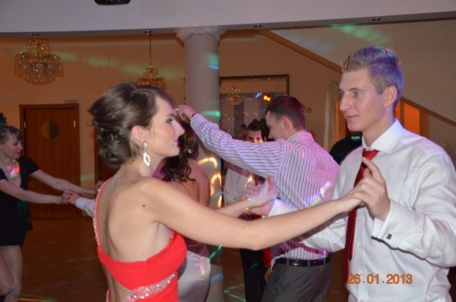 Studniówka w Zespole Szkół Powiatowych w Kadzidle [26.01.2013] - zdjęcie #74 - eOstroleka.pl