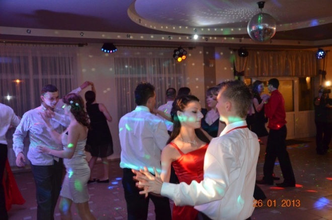 Studniówka w Zespole Szkół Powiatowych w Kadzidle [26.01.2013] - zdjęcie #73 - eOstroleka.pl