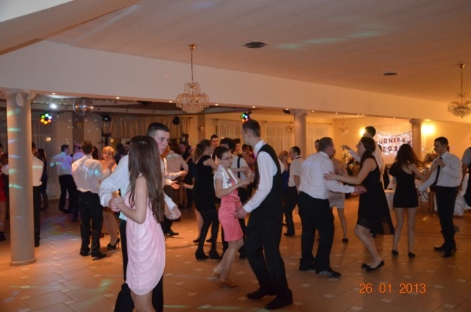 Studniówka w Zespole Szkół Powiatowych w Kadzidle [26.01.2013] - zdjęcie #47 - eOstroleka.pl