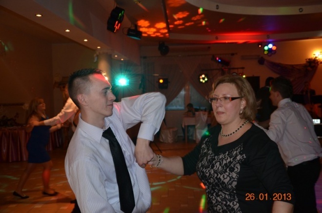 Studniówka w Zespole Szkół Powiatowych w Kadzidle [26.01.2013] - zdjęcie #36 - eOstroleka.pl