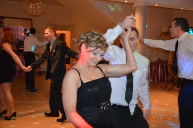 Studniówka w Zespole Szkół Powiatowych w Kadzidle [26.01.2013] - zdjęcie #34 - eOstroleka.pl