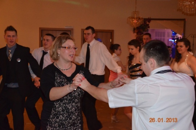 Studniówka w Zespole Szkół Powiatowych w Kadzidle [26.01.2013] - zdjęcie #33 - eOstroleka.pl