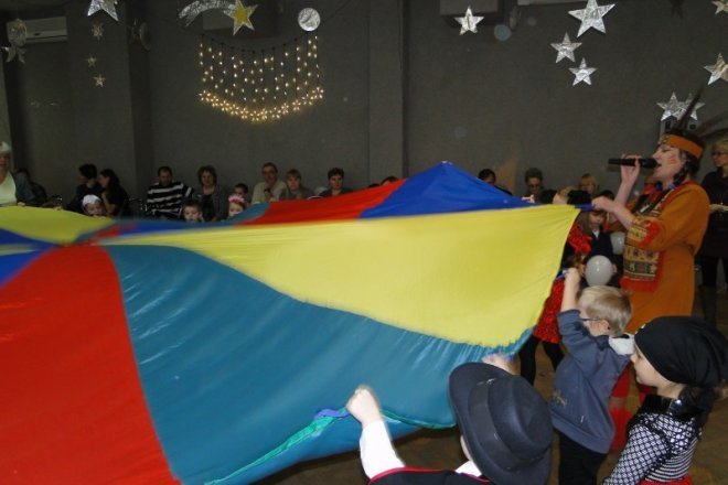 Zabawa Choinkowa Osiedla Dzieci Polskich [27.01.2013] - zdjęcie #9 - eOstroleka.pl