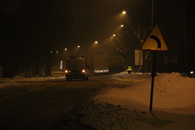 Ostrołęka: Poważny wypadek na ul. Ostrowskiej. Dwóch mężczyzn w ciężkim stanie trafiło do szpitala [28 I 2013] - zdjęcie #1 - eOstroleka.pl