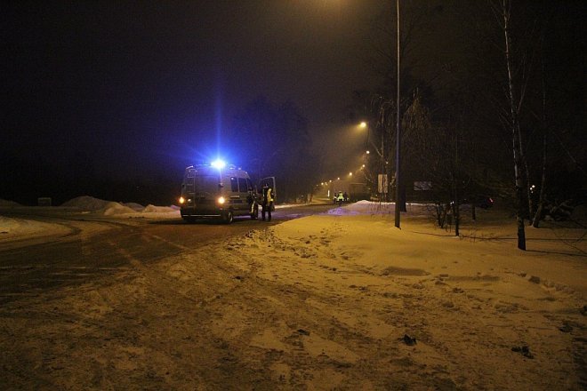 Ostrołęka: Poważny wypadek na ul. Ostrowskiej. Dwóch mężczyzn w ciężkim stanie trafiło do szpitala [28 I 2013] - zdjęcie #3 - eOstroleka.pl