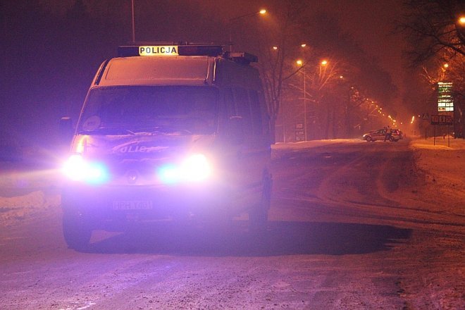 Ostrołęka: Poważny wypadek na ul. Ostrowskiej. Dwóch mężczyzn w ciężkim stanie trafiło do szpitala [28 I 2013] - zdjęcie #5 - eOstroleka.pl