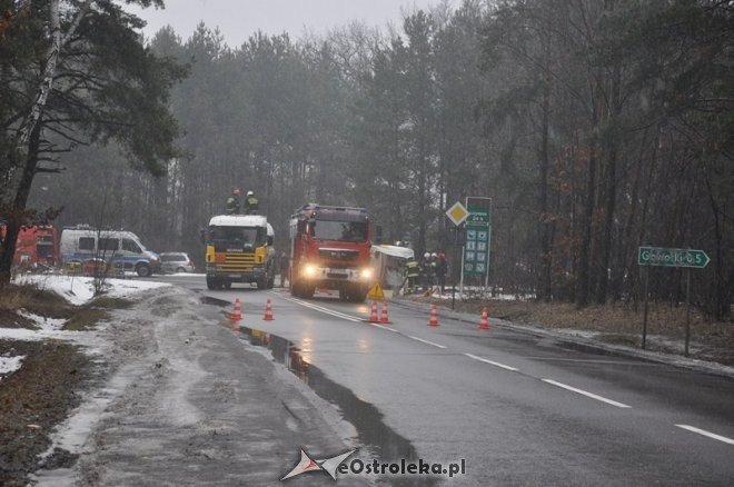 Wypadek cysterny z paliwem na ul. Granicznej [02.02.2013] - zdjęcie #1 - eOstroleka.pl