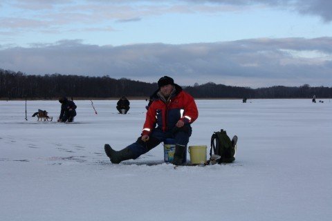 Udana wyprawa na lód wędkarzy z PZW „Narew 38” [03.02.2013] - zdjęcie #7 - eOstroleka.pl