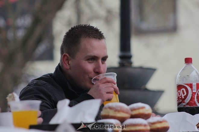 XII Mistrzostwa Ostrołęki w Jedzeniu Pączków [07.02.2013] - zdjęcie #44 - eOstroleka.pl