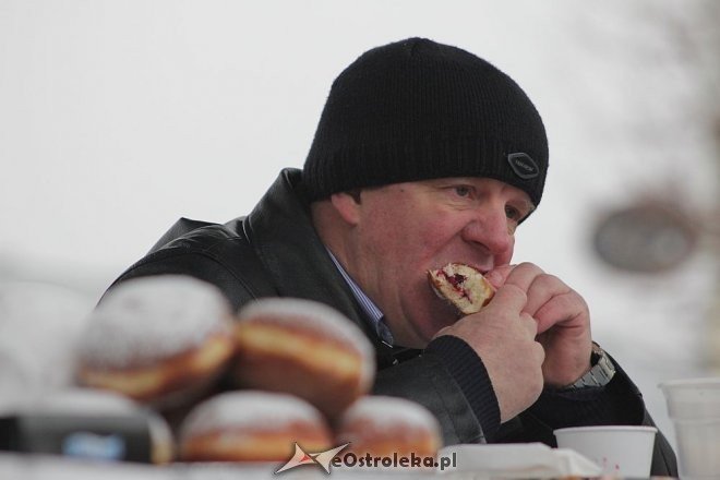 XII Mistrzostwa Ostrołęki w Jedzeniu Pączków [07.02.2013] - zdjęcie #42 - eOstroleka.pl