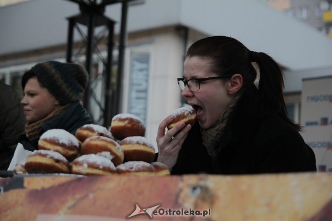XII Mistrzostwa Ostrołęki w Jedzeniu Pączków [07.02.2013] - zdjęcie #5 - eOstroleka.pl