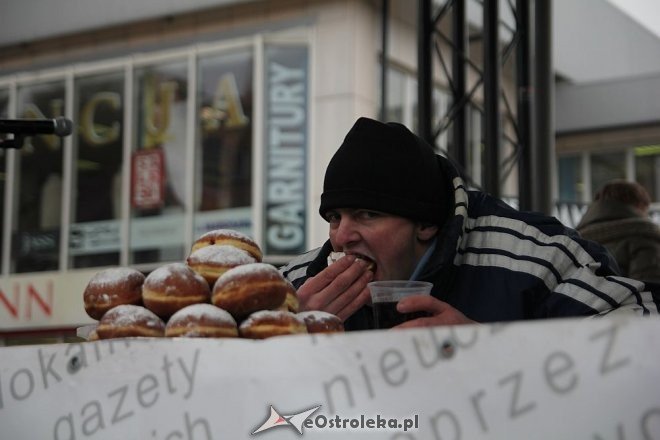 XII Mistrzostwa Ostrołęki w Jedzeniu Pączków [07.02.2013] - zdjęcie #3 - eOstroleka.pl