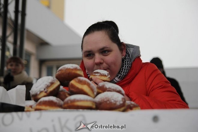 XII Mistrzostwa Ostrołęki w Jedzeniu Pączków [07.02.2013] - zdjęcie #2 - eOstroleka.pl