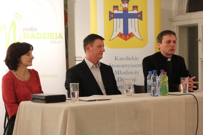 Tłumy na debacie walentynkowej: Każdy związek wymaga od nas pracy [8 II 2013] - zdjęcie #21 - eOstroleka.pl