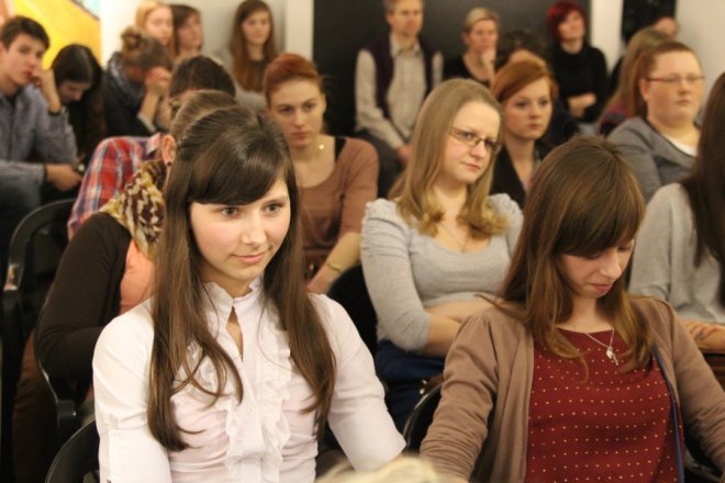 Tłumy na debacie walentynkowej: Każdy związek wymaga od nas pracy [8 II 2013] - zdjęcie #1 - eOstroleka.pl