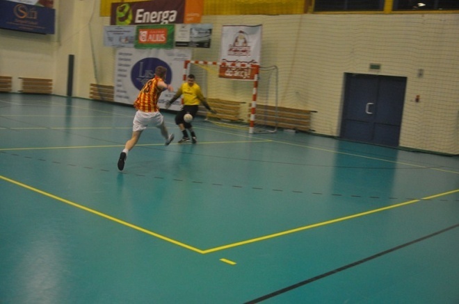 Nocna Liga Futsalu - 8. kolejka (08.02.2013) - zdjęcie #2 - eOstroleka.pl