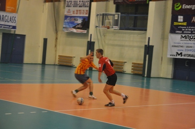 Nocna Liga Futsalu - 8. kolejka (08.02.2013) - zdjęcie #8 - eOstroleka.pl