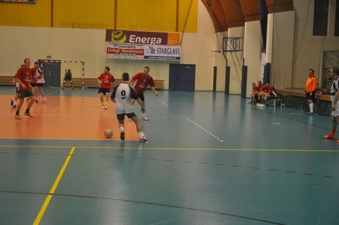 Nocna Liga Futsalu - 8. kolejka (08.02.2013) - zdjęcie #11 - eOstroleka.pl