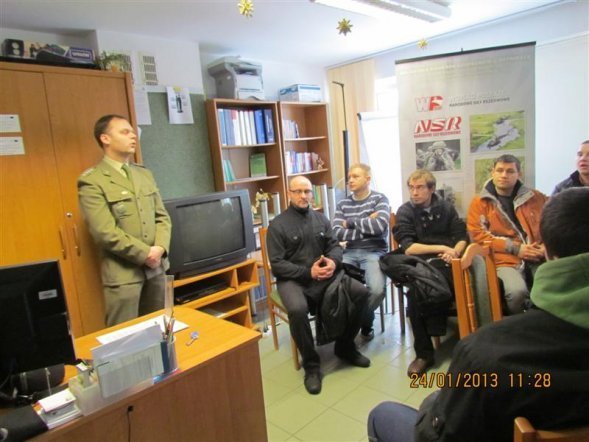 Żołnierze z WKU zachęcali bezrobotnych do kariery w wojsku [11 II 2013] - zdjęcie #3 - eOstroleka.pl