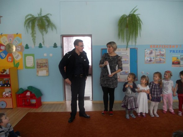 Bezpieczne zabawy na śniegu i lodzie w PM nr 8 [14.02.2013] - zdjęcie #18 - eOstroleka.pl