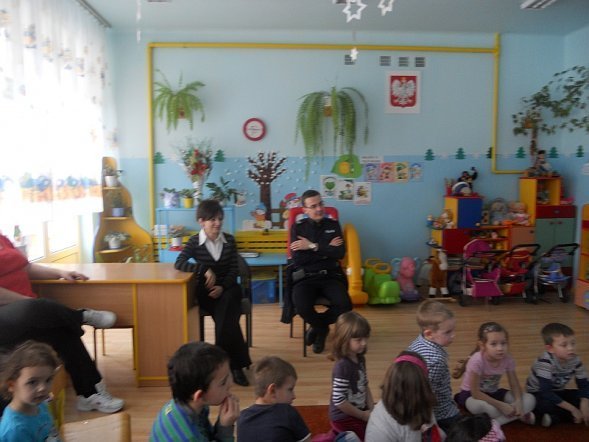 Bezpieczne zabawy na śniegu i lodzie w PM nr 8 [14.02.2013] - zdjęcie #16 - eOstroleka.pl