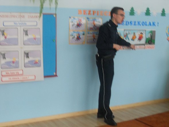 Bezpieczne zabawy na śniegu i lodzie w PM nr 8 [14.02.2013] - zdjęcie #9 - eOstroleka.pl