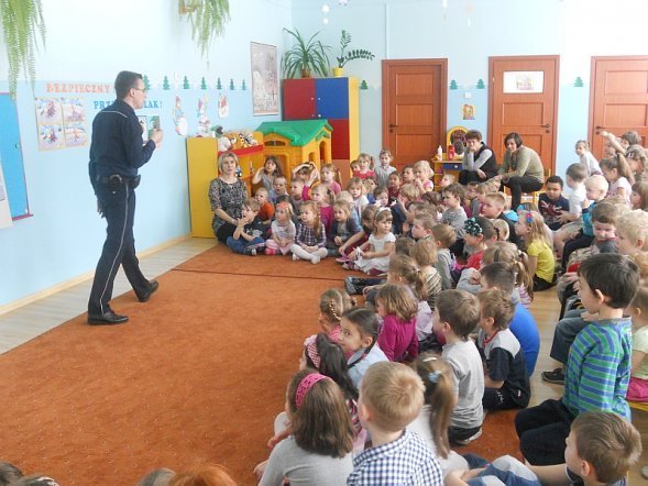 Bezpieczne zabawy na śniegu i lodzie w PM nr 8 [14.02.2013] - zdjęcie #7 - eOstroleka.pl